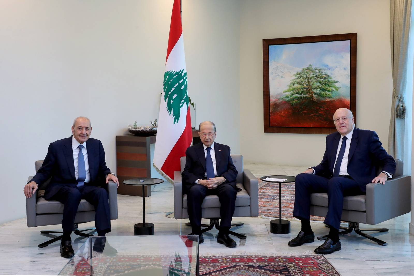 قطبة مخفية في إعلان ميقاتي.. فهل يقبل برّي بتقديم الهدية لعون؟