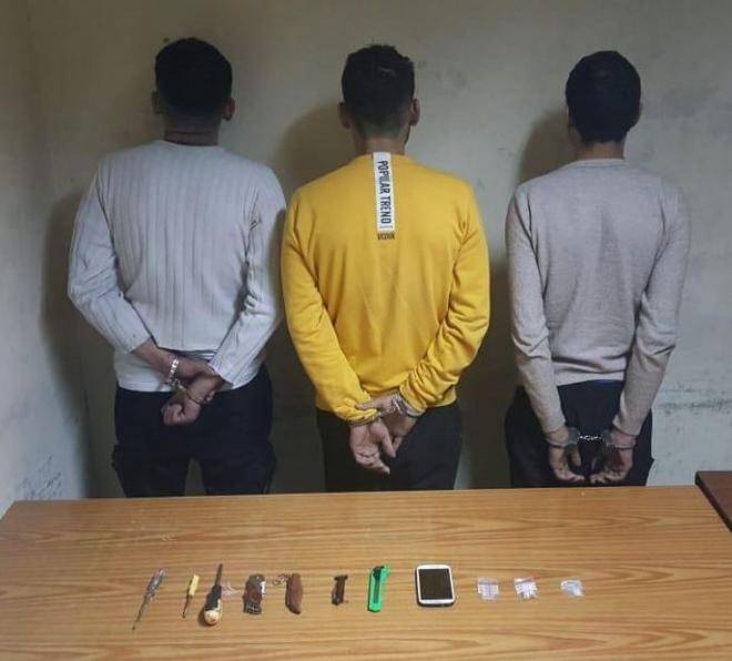 عصابة سلب دراجات آلية باستخدام السكين في قبضة الأمن