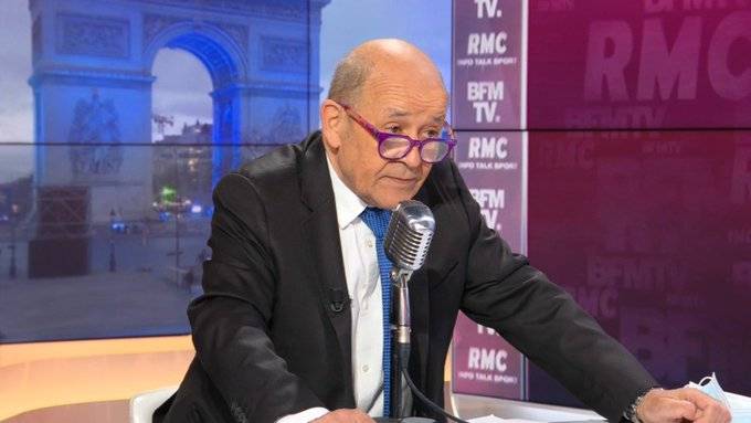 باريس ترحب بعودة السفير الجزائري