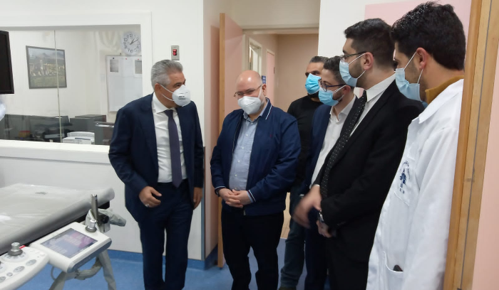 مُواصلة "ماراتون فايزر"... وإقبال كثيف للتلامذة والقطاع التربوي على مراكز التلقيح
الأبيض جال على المستشفيات الحكوميّة جنوباً: انفراج على صعيد الدواء وحليب الأطفال