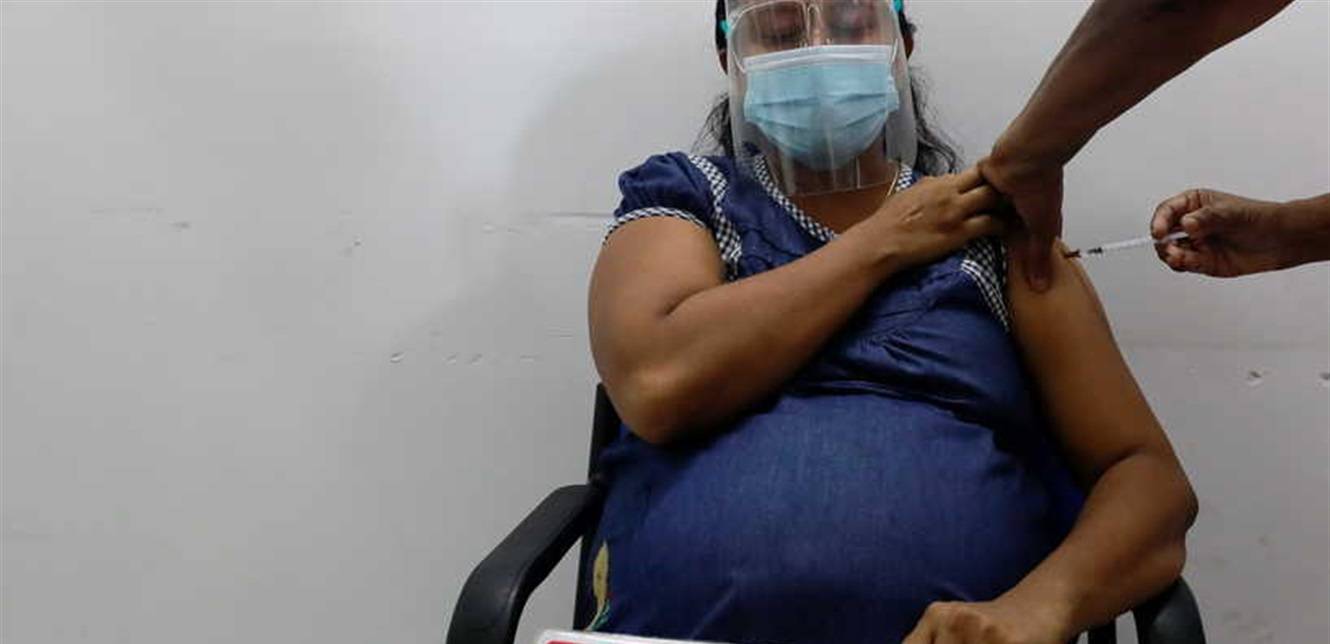 "علاقة لقاح كورونا بالولادات المبكرة"... وكالة أميركية تكشف الحقيقة