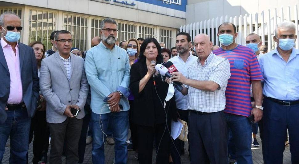 رابطة موظفي الادارة العامة مستمرة

بالاضراب  المفتوح حتى تحقيق المطالب