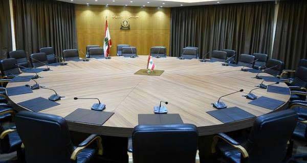تعطيل الحوار من قبل المعترضين هدرٌ لفرصة إنقاذية جديدة
يُمكن للطاولة أن تستمرّ ما بعد الإنتخابات
للتوافق على «العقد الجديد» طالما العهد باقٍ حتى تشرين