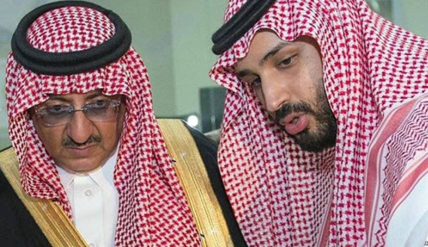 عُلّق بالسقف مقلوبا.. تقرير يكشف عن تعرّض ولي العهد السعودي السابق بن نايف للتعذيب
