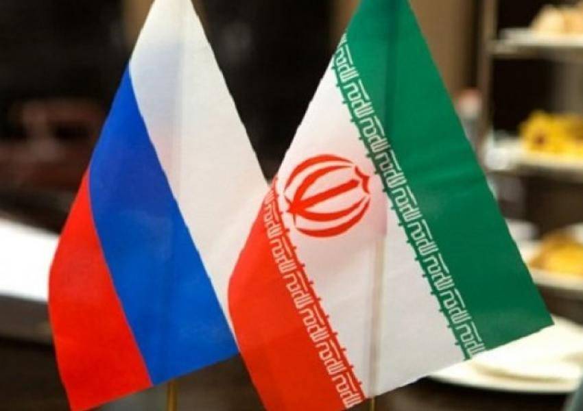الأميركيون يتسلّقون جدران الكرملين