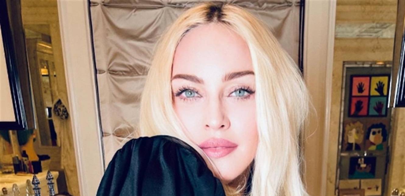 صورة "مقززة" لمادونا وحبيبها الذي يصغرها بـ37 عاماً!