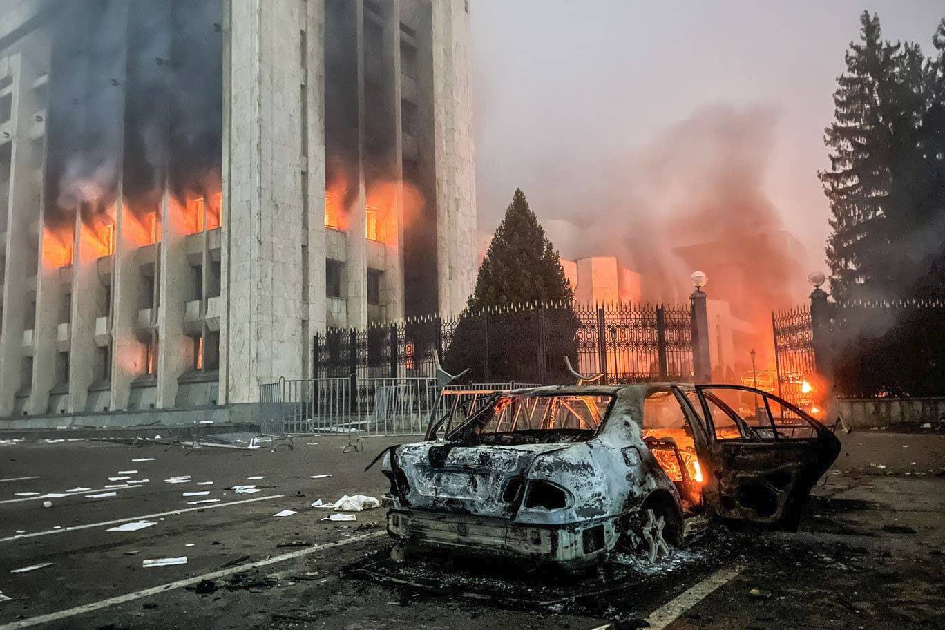 رئيس كازخستان يتحدث عن إحباط انقلاب من «ارهابيين»
وبوتين: نرفض الثورات الملونة... وقوات «المنظمة» باقية لفترة قصيرة