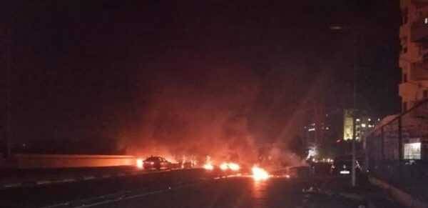 الارتفاع الجنوني للدولار يشعل الشارع... فما هي الطرقات المقطوعة؟