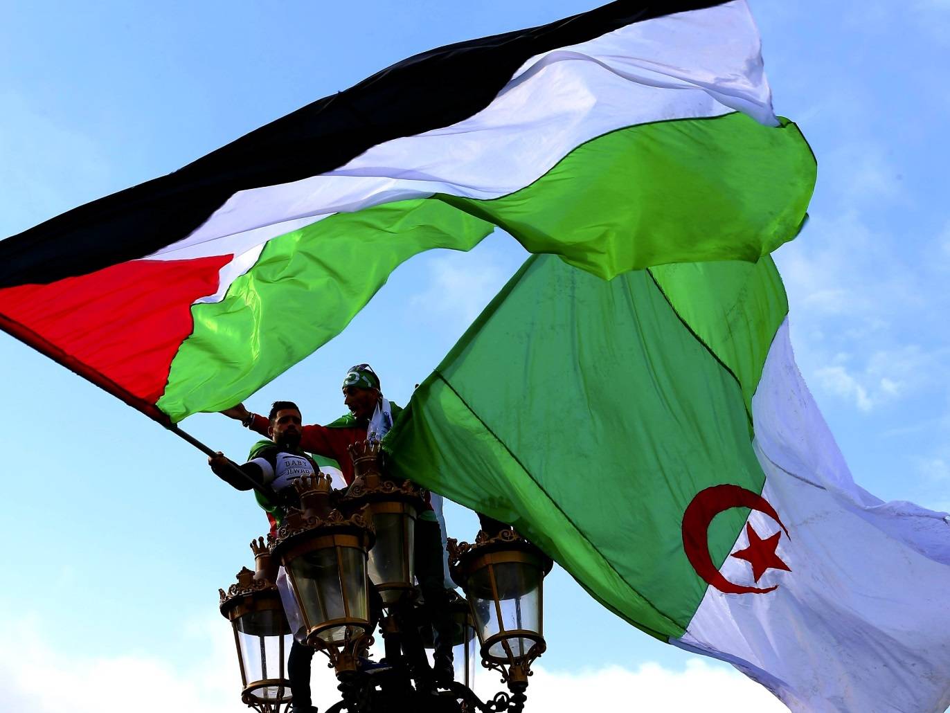 الفصائل الفلسطينية تصل تباعا إلى الجزائر للمشاركة في المؤتمر الجامع