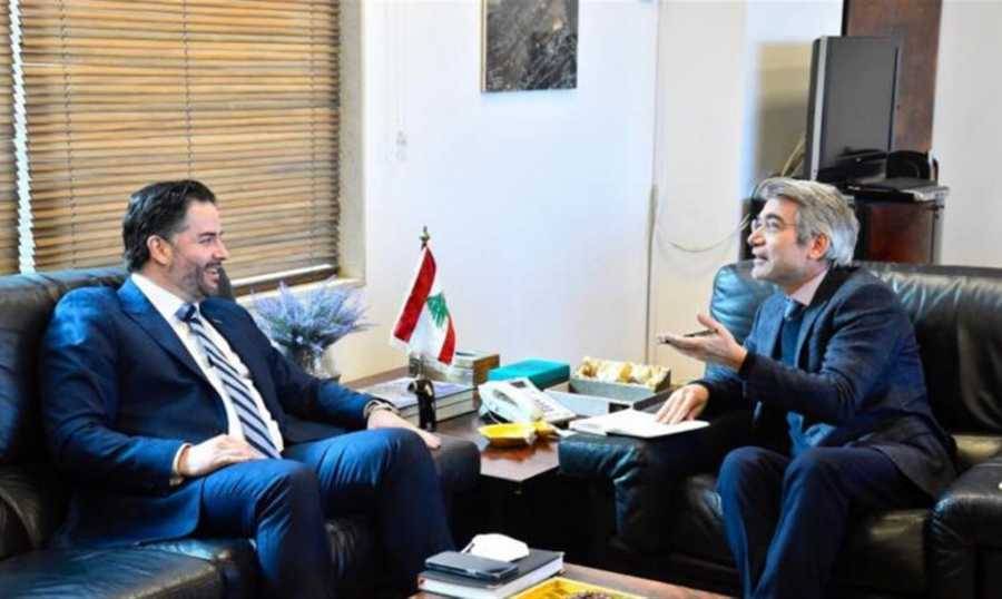 اكدا علي ضرورة الزام اصحاب المولدات بالعدادات
فياض بعد لقائه سلام: نعمل على زيادة التغذية
بالكهرباء لتصبح بحوالى 8 إلى 10 ساعات