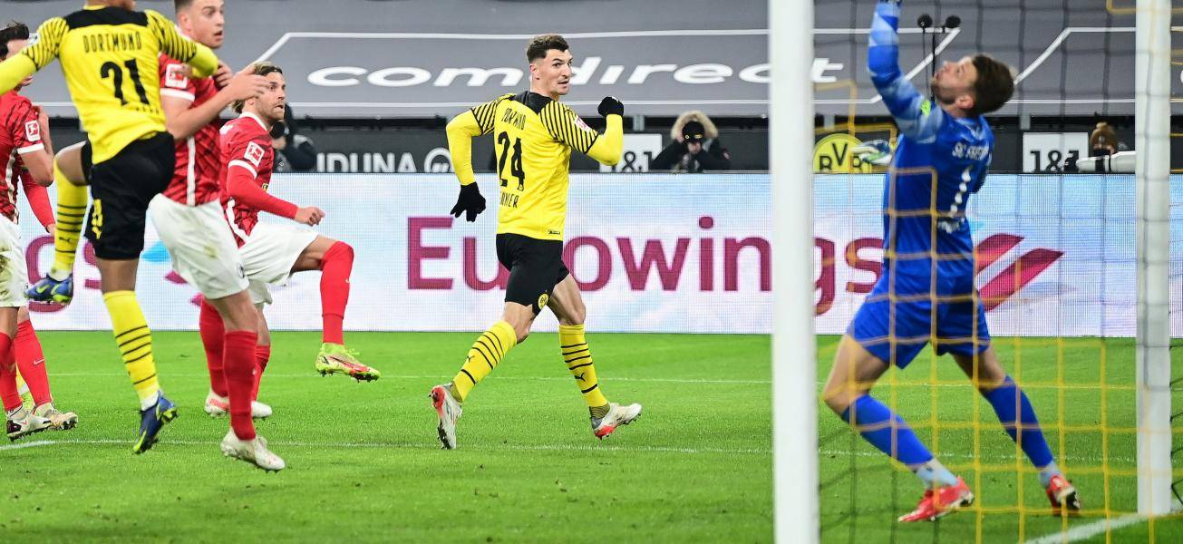 دورتموند يكرر إنجاز بايرن ميونيخ في البوندسليغا