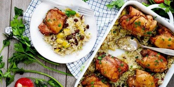 طريقة عمل الدجاج مع الأرز بالزبيب