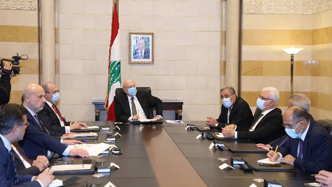 لهذه الأسباب عدّل "أمل" وحزب الله الموقف وهذا ما طلبه ميقاتي من عبود تسهيلاً !
بعبدا ترحب ومصادر مطلعة على جوّها : انتصر منطق الدستور!