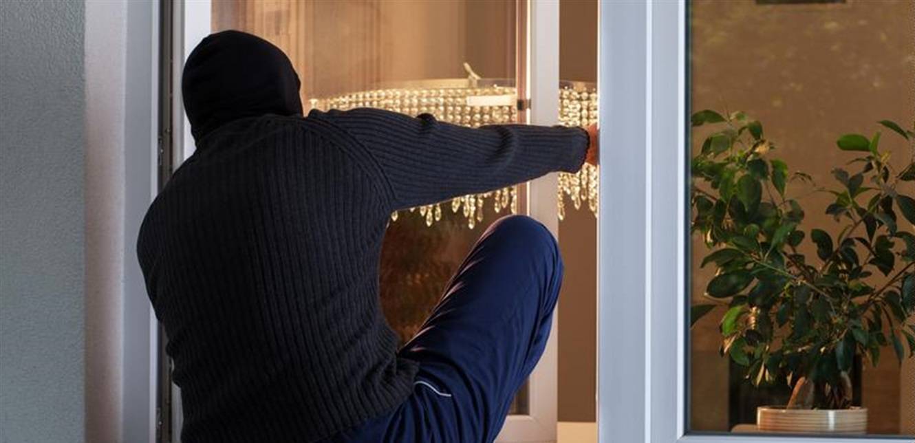 "على عينك يا تاجر".. ما الذي يحصل في جبيل وعمشيت؟