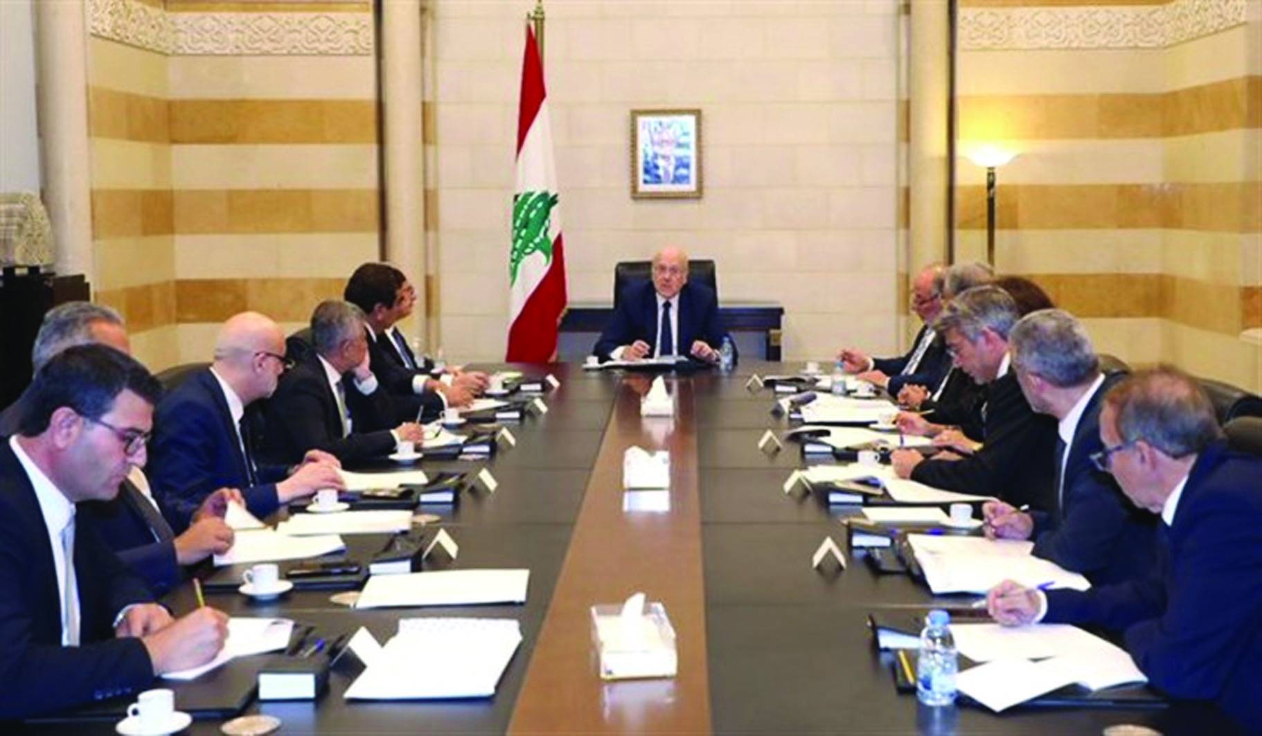 الثنائي الشيعي لا يقيّد مجلس الوزراء ولا يتجاوز صلاحيات رئيسه
الموازنة وخطة التعافي : نقاشات صعبة وتباين حول الخيارات