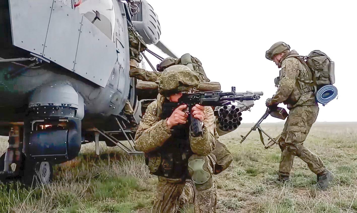 تخوّف غربي من غزو روسي وشيك لأوكرانيا
الآمال معلقة على لقاء بلينكن ــ لافروف اليوم في جنيف