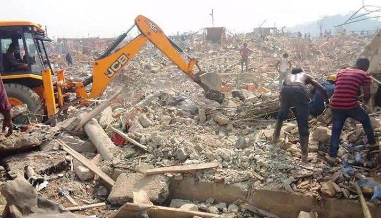 انفجار هائل يدمر مئات المباني في غانا