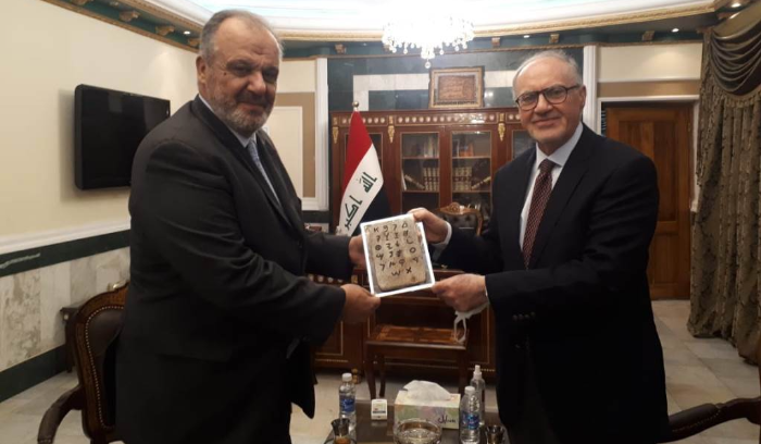 بوشكيان التقى  نائب رئيس الوزراء العراقي
وطلب  إلغاء الرسوم الجمركية على السلع اللبنانية