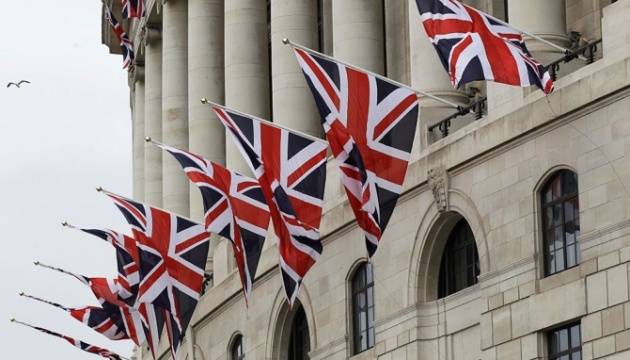 بريطانيا تتهم روسيا بمحاولة السعي إلى تنصيب زعيم موال لها في كييف