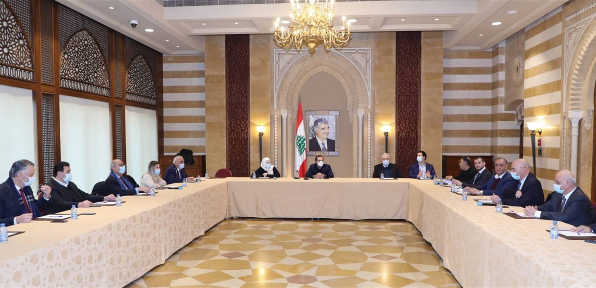 الحريري انتظر أجّل فاستسلم : الساحة السنية بلا خرزة زرقاء!