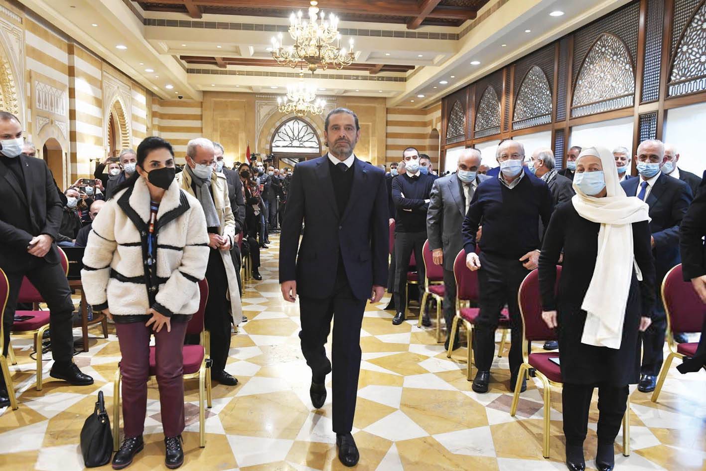 الحريري «اخرج» وتياره من الحياة السياسية وبدأ «خلط الاوراق» : «اللعبة اكبر مني»!
اصرار سعودي على «ابعاده» وبرودة اميركية ــ فرنسية والفراغ يقلق الحلفاء والخصوم
ورقة الاملاءات الخليجية ــ الدولية «ولدت ميتة» وميقاتي يسعى لإحيائها بتدوير «الزوايا»؟