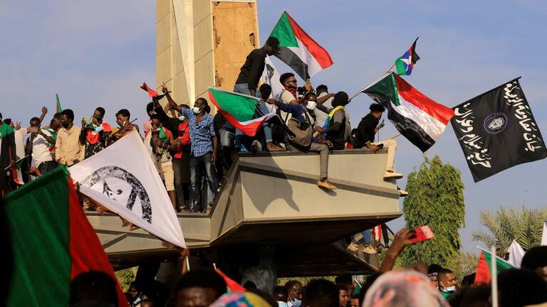السودان.. لجان المقاومة تعلن تصعيدا مفتوحا