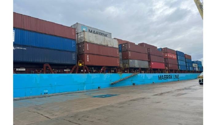 NAIROBI افرغت حمولتها في مرفأ طرابلس بسبب سوء الاحوال الجوية