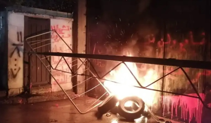 تجمع لناشطين امام سرايا طرابلس.. وهذا ما طالبوا به