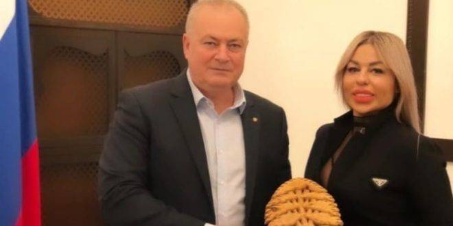 كارولين سعادة تكرم سفير روسيا في لبنان