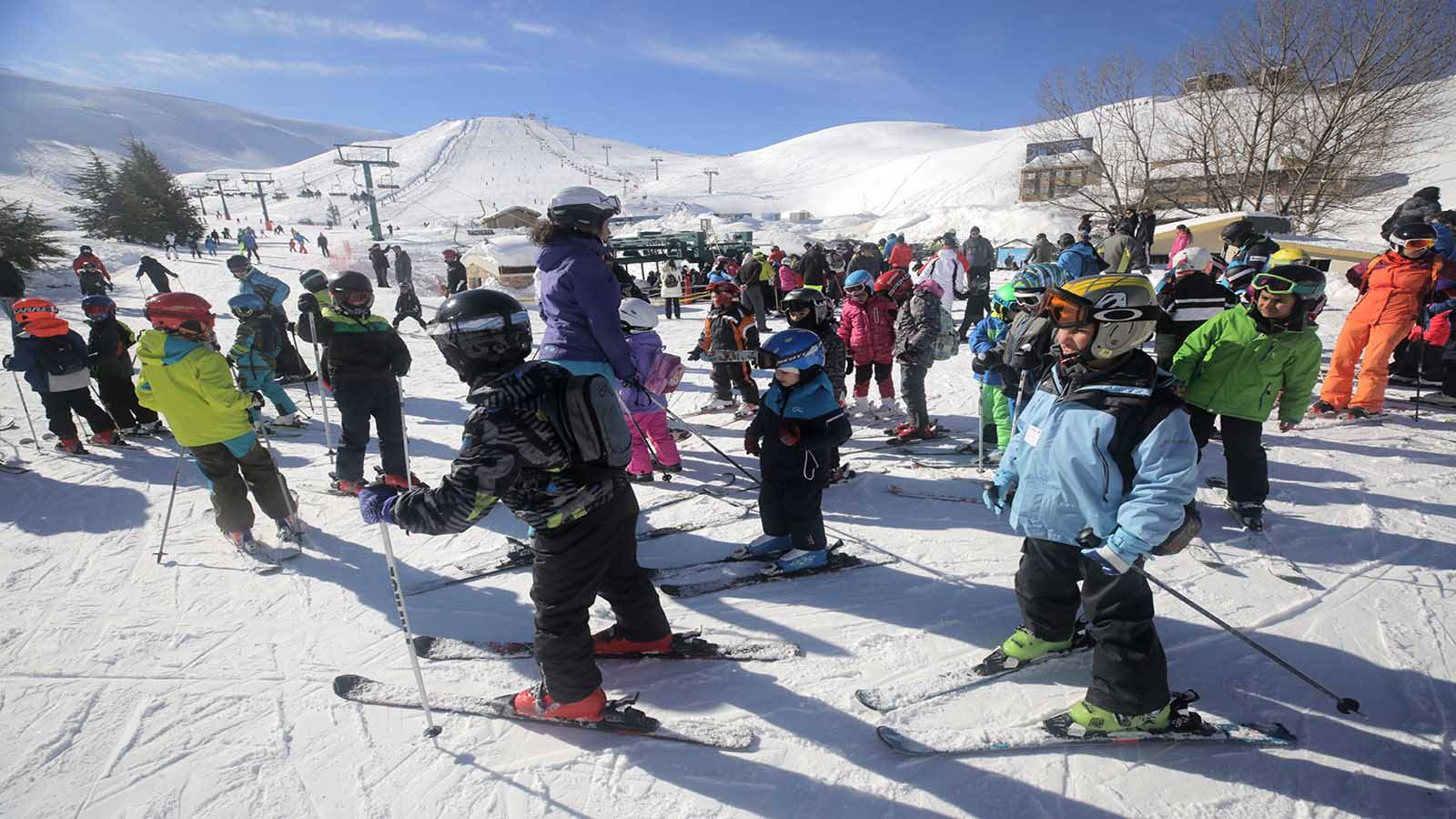 موسم التزلج بدأ: الأسعار نار و "بالدولار الفراش"... فأين وزارة الاقتصاد؟