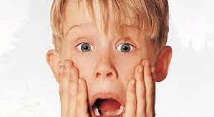 بطل Home Alone ماكولاي كولكين يعلن خطوبته من هذه الممثلة الشهيرة