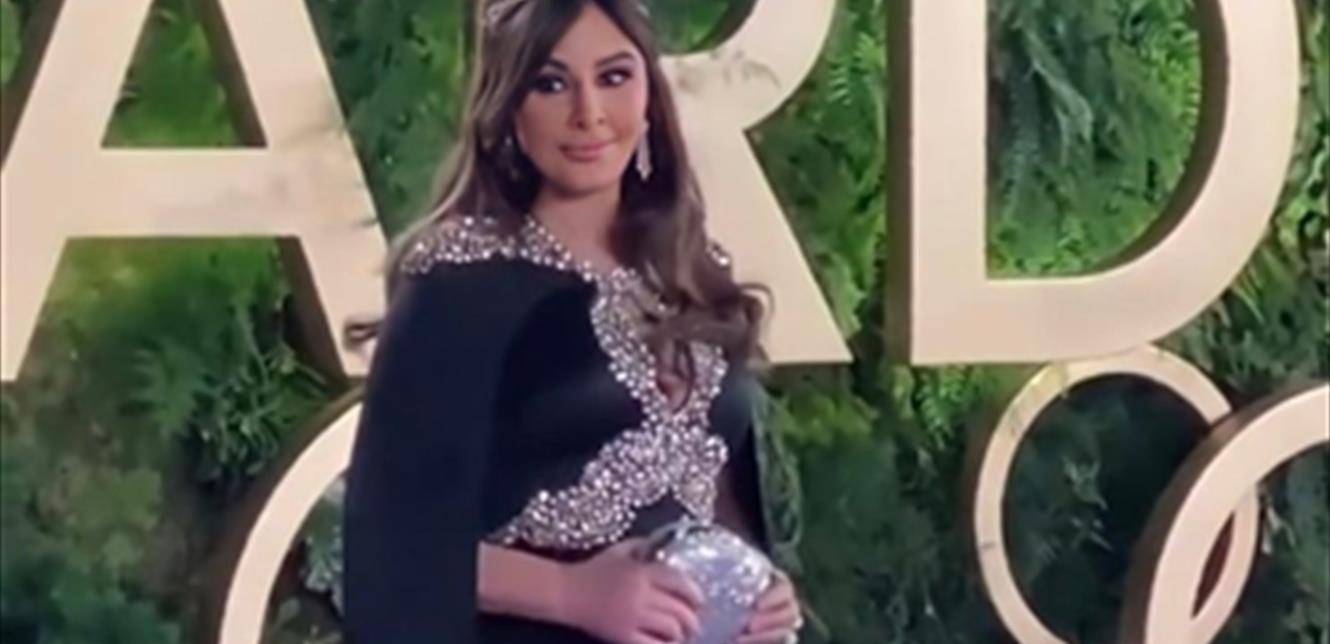 مبلغ ضخم..كم بلغ سعر فستان إليسا في Joy Awards؟