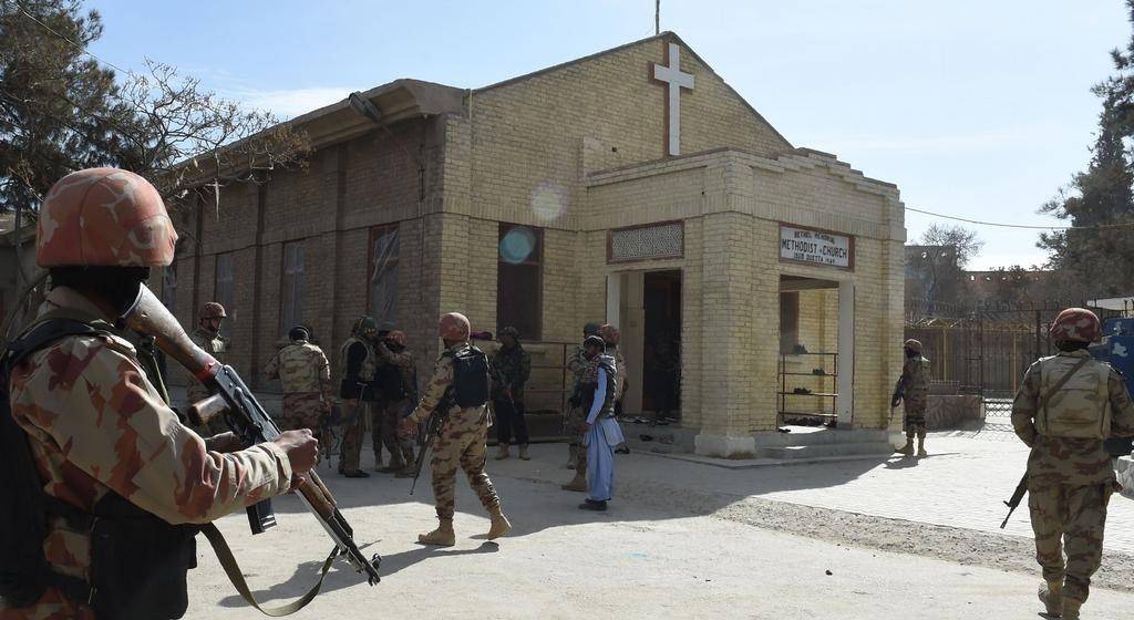 مقتل قسّ وإصابة زميله بإطلاق نار في باكستان