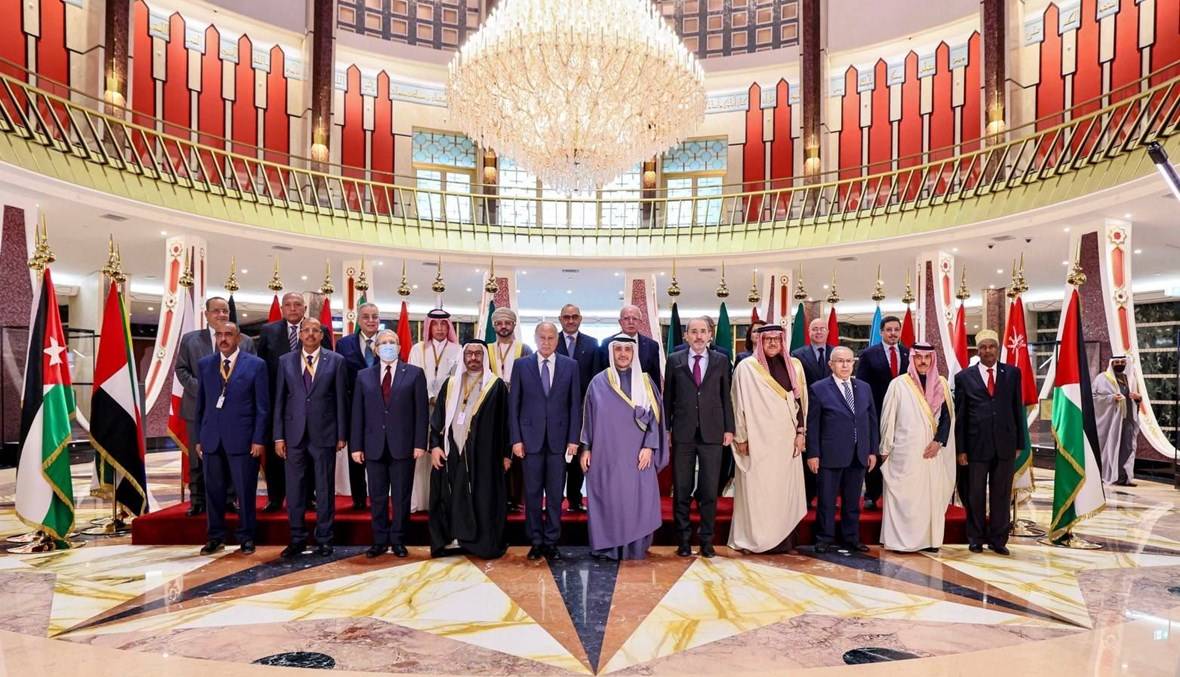 ما سبب عدم مشاركة وزير خارجية العراق إلى جانب نظرائه العرب في اجتماع الكويت؟