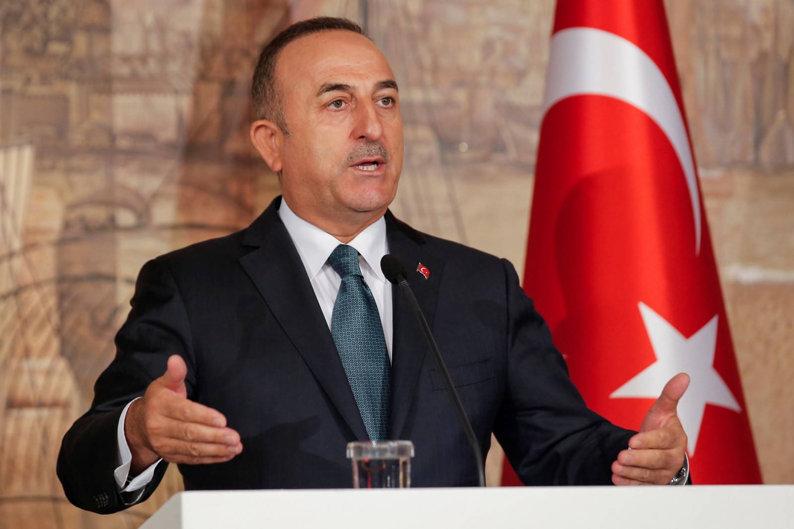 هل يُقيل أردوغان تشاووش أوغلو؟