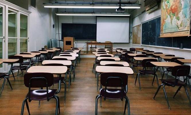 التدخّلات السياسيّة قسّمت روابط المعلّمين... والدراسة مُجتزأة اليوم
المتعاقدون مُستمرّون بإضرابهم ويُشكّلون ٧٠٪ من المعلّمين.. ويعتصمون أمام "التربية"
الاجتماعات عاصفة... الحلبي للمعلّمين: "الله يعين وزير الماليّة"...