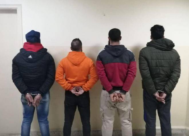 القبض على منفذي عملية سطو على سوبرماركت في هذه المنطقة