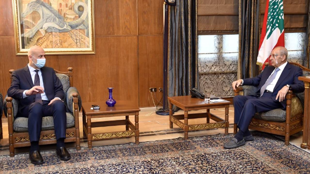 بحث مع المولوي تحضيرات الانتخابات النيابية
بري في ذكرى 6 شباط: لحفظ
الإنجازات والتمسّك بالمقاومة