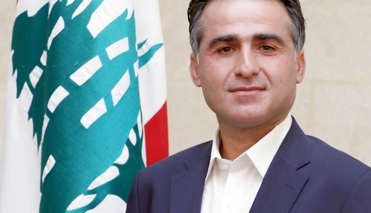 الوزير حمية يُشرف على أشغال فتح أقنية المياه في هذه المنطقة