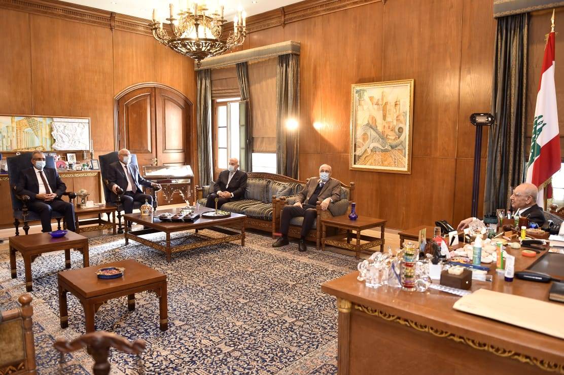 "لماذا عدم القبول بالعروض لبناء معامل إنتاج الطاقة"
بري: لن أقبل تأجيل الانتخابات دقيقة
وهوكشتاين في لبنان خلال أسبوع