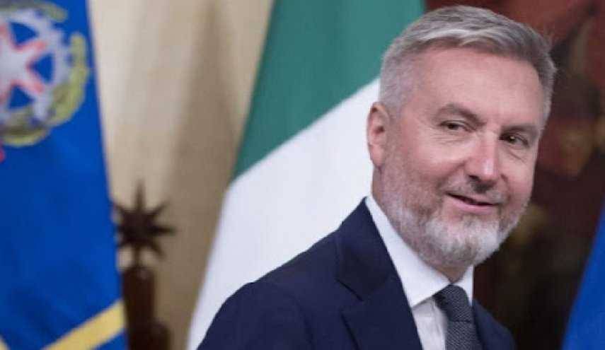 وزير الدفاع الإيطالي: قريبون من لبنان شعبا وجيشا