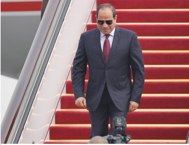 السيسي يصل بكين ويعقد مباحثات قمة مع نظيره الصيني