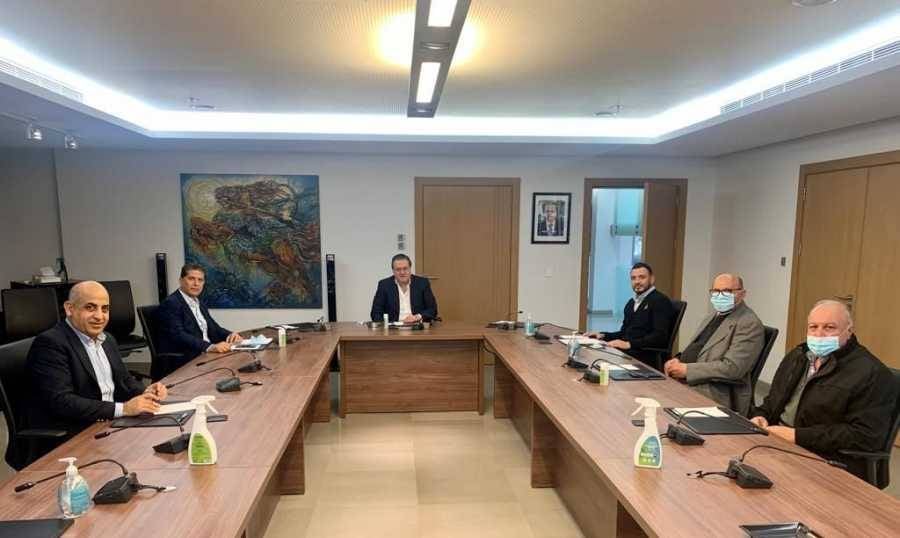 شقير يبحث مع مستوردي السيارات
المستعملة تأثير رفع الدولار الجمركي