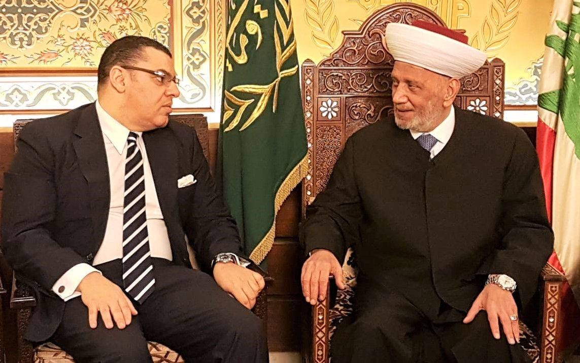 تسلّم درعاً من رئيس البعثة الديبلوماسيّة لكازاخستان
دريان بحث وسفير مصر أوضاع المنطقة