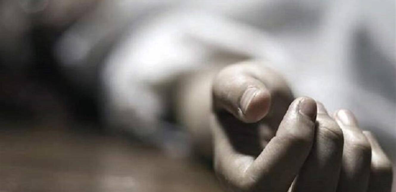 العثور على فنان شهير ميتاً في سيارته.. جريمة أم إنتحار؟