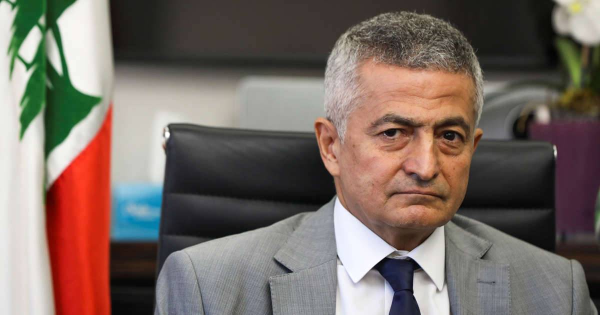 وزير المالية وقع 3 قرارات تتعلق بتمديد مهل