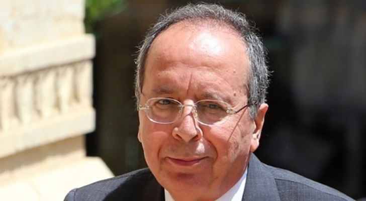 السيّد: من يشرح للناس
مهزلة الليرة والدولار؟