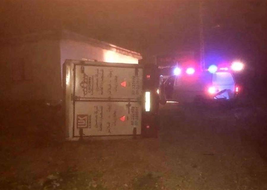 جرحى في انقلاب شاحنة على طريق عام صيدا جزين