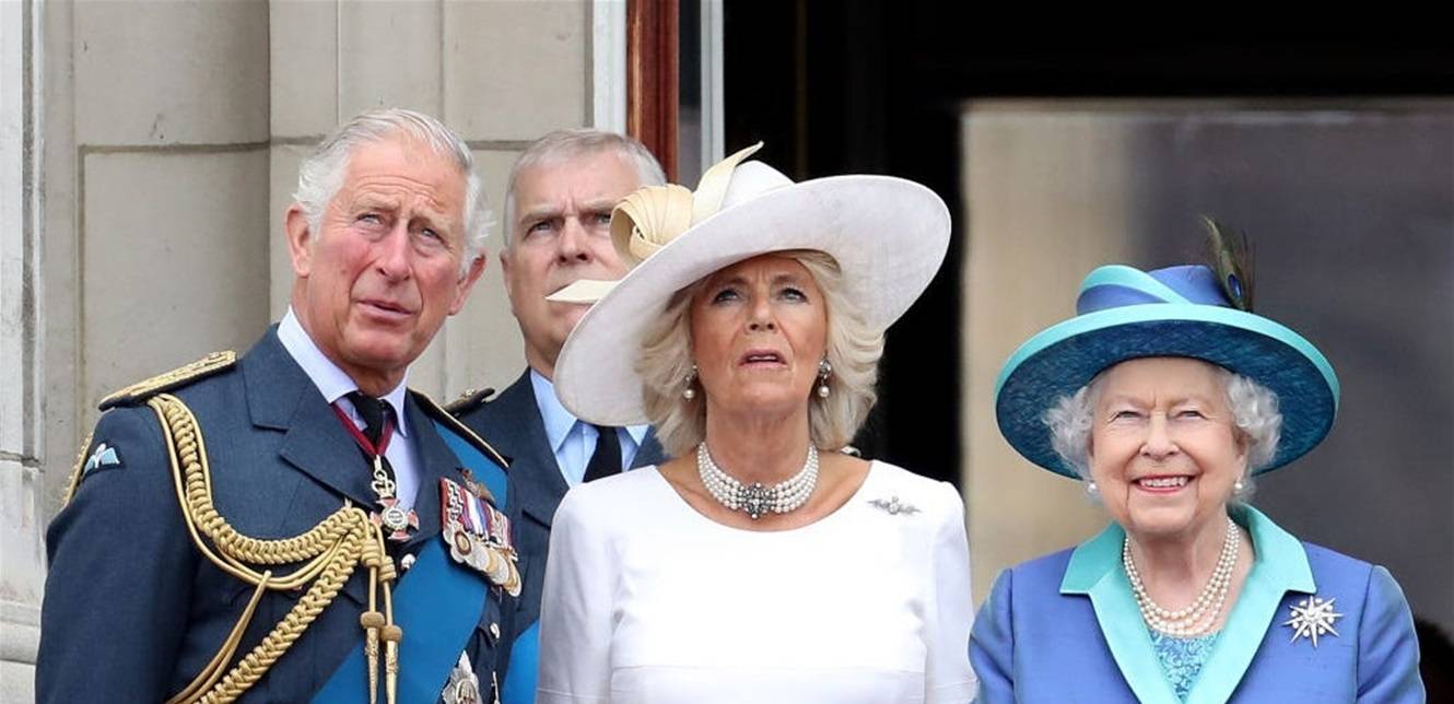ملكة بريطانيا تنهي جدلاً واسعاً.. وتُصدر هذا القرار!