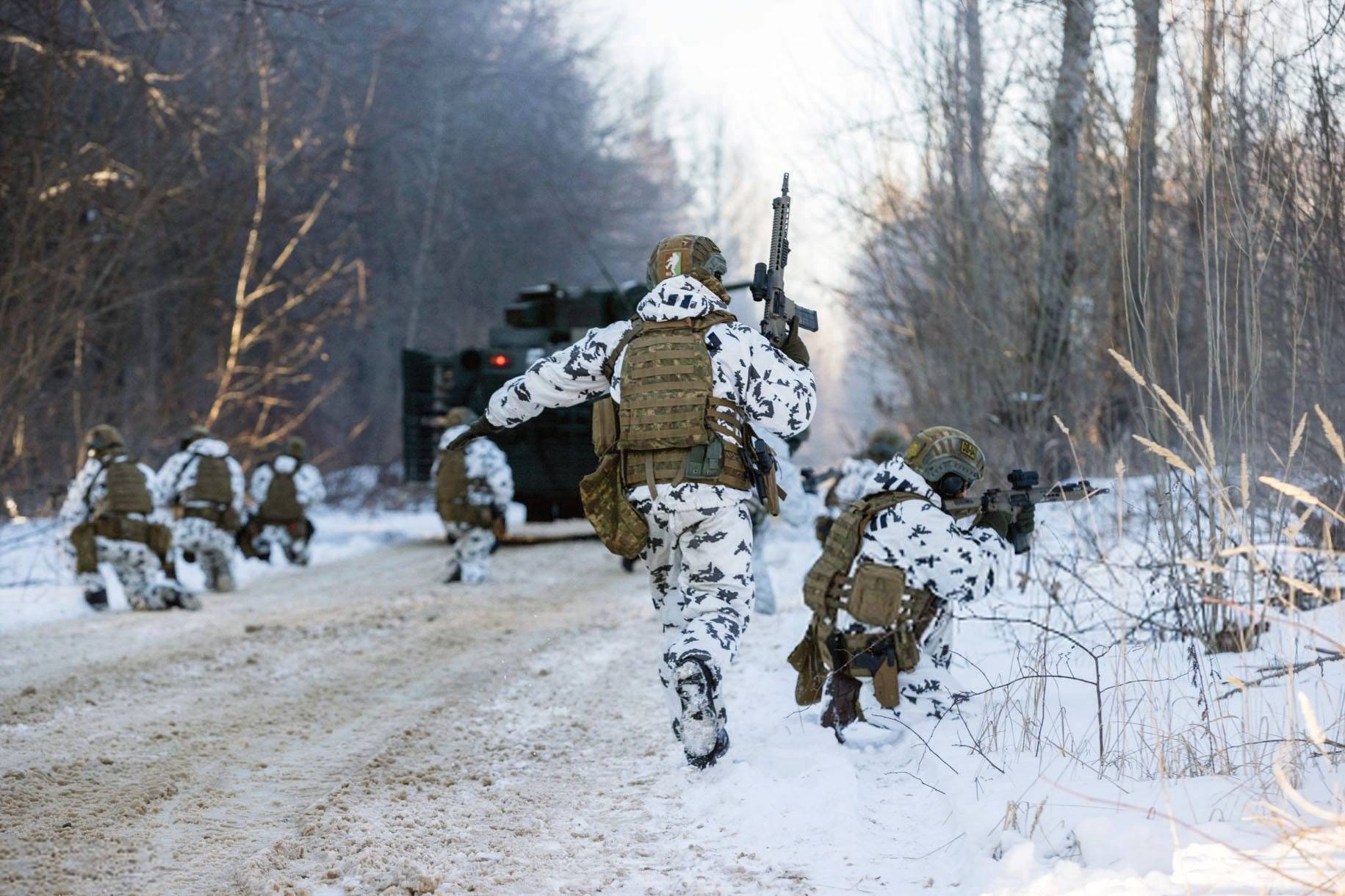 أوكرانيا... قائدان أوروبيان يزوران موسكو وبلينكن يهدد بعقوبات على روسيا
